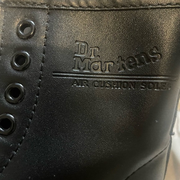 Dr. Martens Shoes - Dr Martens 1460 7.5 Womens Smooth Leather Lace Up Boots